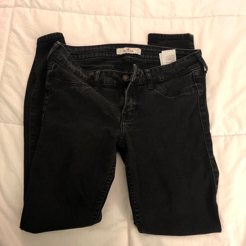 HOLLISTER BLACK JEANS